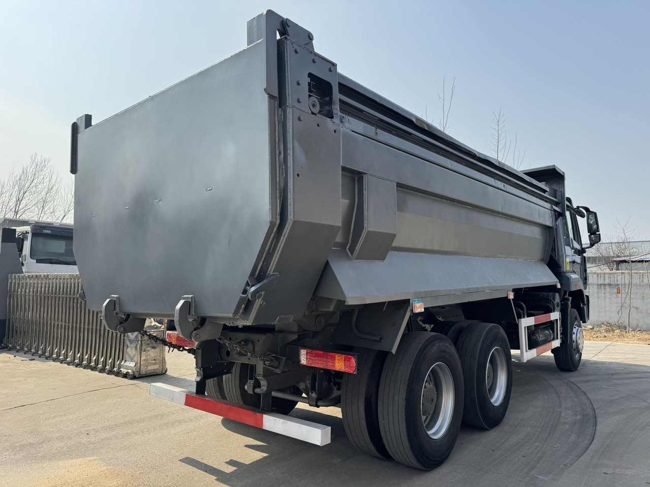 Howo HAOHAN DUMP TRUCK - Sklápač: obrázok 3 Howo HAOHAN DUMP TRUCK - Sklápač: obrázok 3