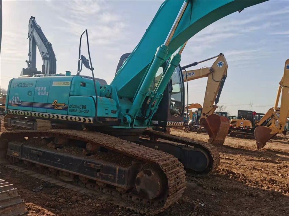 Kobelco SK210LC - Pásové rýpadlo: obrázok 1 Kobelco SK210LC - Pásové rýpadlo: obrázok 1