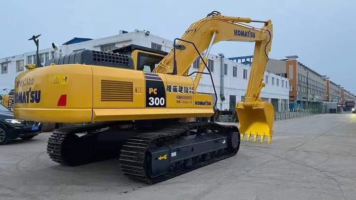 Komatsu PC300 - Pásové rýpadlo: obrázok 5 Komatsu PC300 - Pásové rýpadlo: obrázok 5