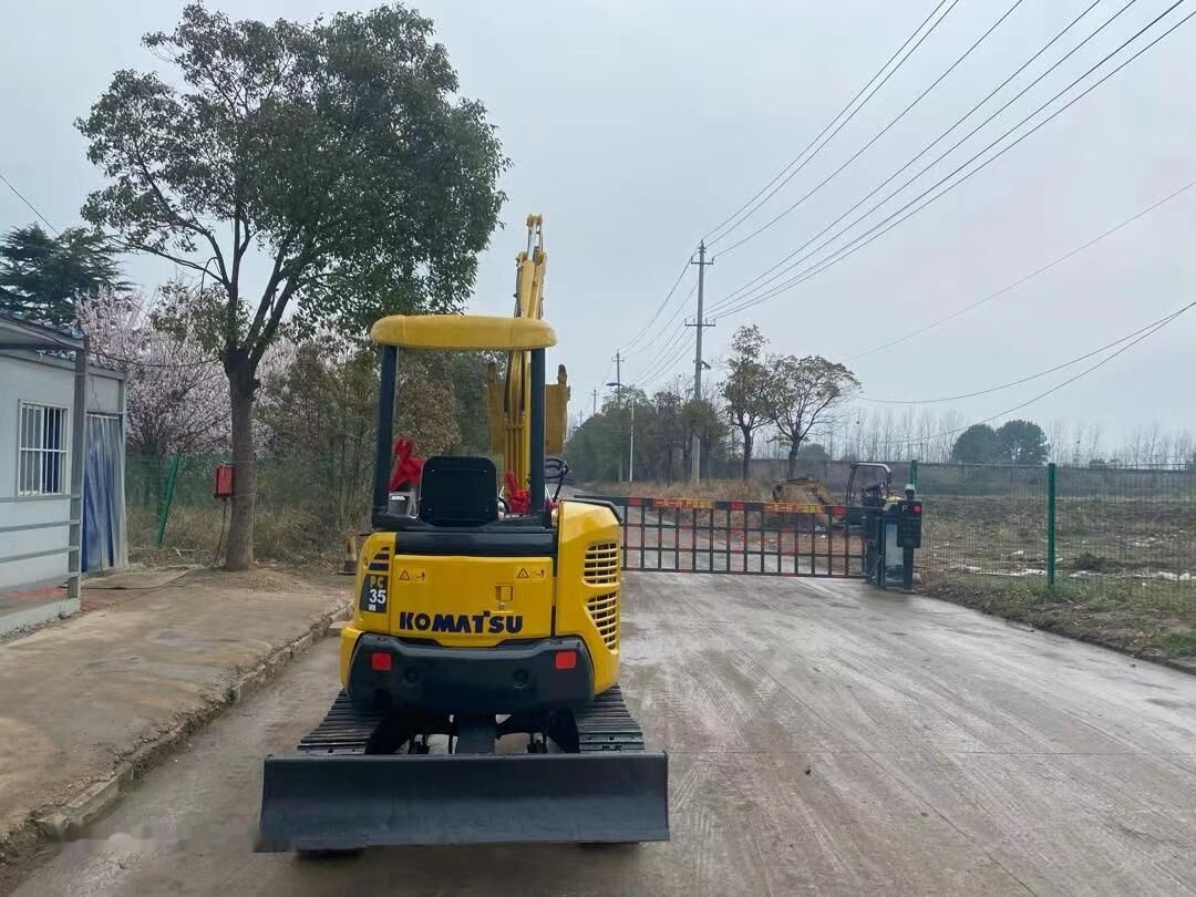 Komatsu PC35 - Mini rýpadlo: obrázok 3 Komatsu PC35 - Mini rýpadlo: obrázok 3