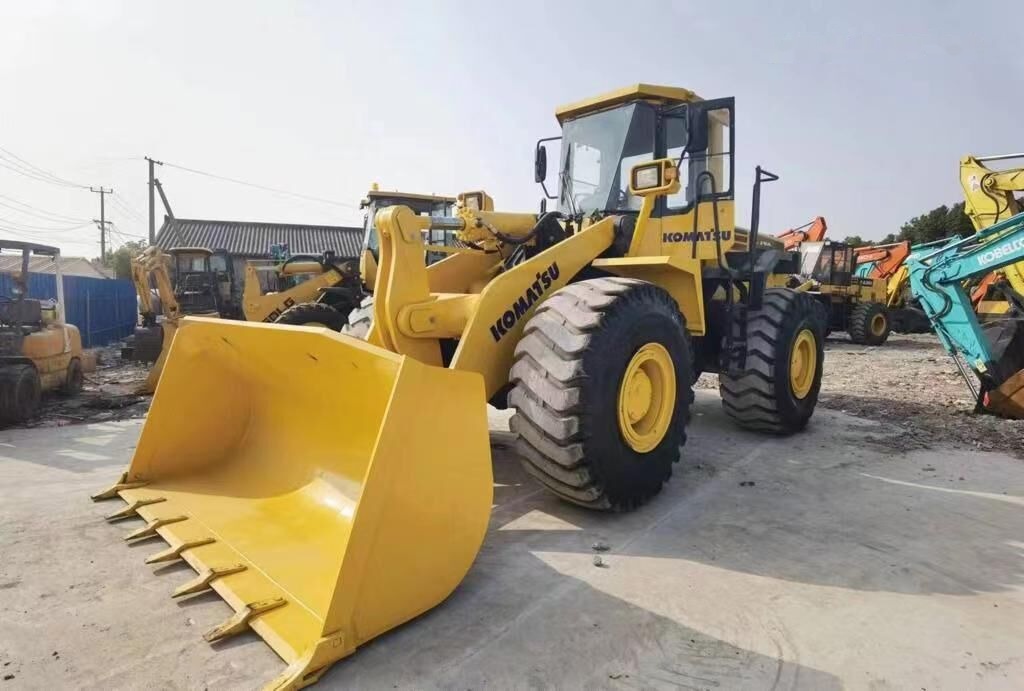 Komatsu WA470-3 - Kolesový nakladač: obrázok 5 Komatsu WA470-3 - Kolesový nakladač: obrázok 5