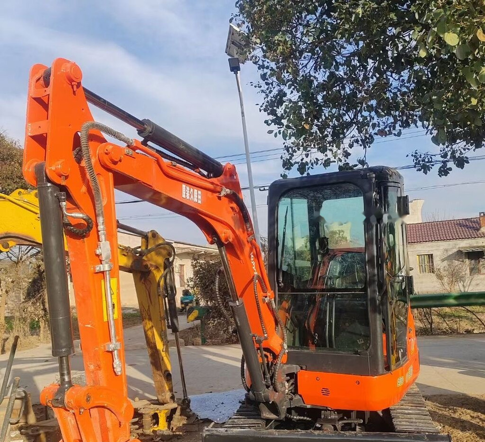Kubota U30 - Mini rýpadlo: obrázok 3 Kubota U30 - Mini rýpadlo: obrázok 3