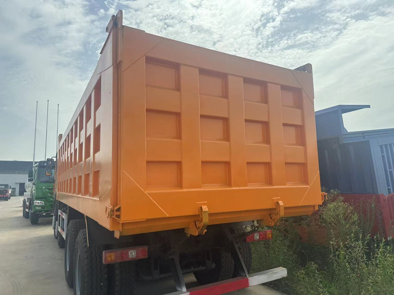 Shacman F3000 8x4 - Sklápač: obrázok 5 Shacman F3000 8x4 - Sklápač: obrázok 5