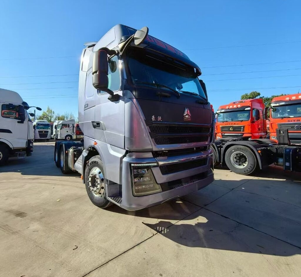 Sinotruk Howo T7H - Ťahač: obrázok 2 Sinotruk Howo T7H - Ťahač: obrázok 2