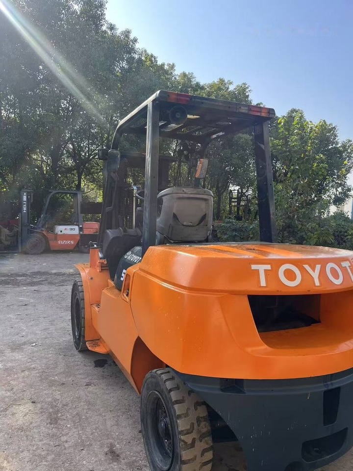 Toyota 7FD50 - Dieselový vysokozdvižný vozík: obrázok 1 Toyota 7FD50 - Dieselový vysokozdvižný vozík: obrázok 1