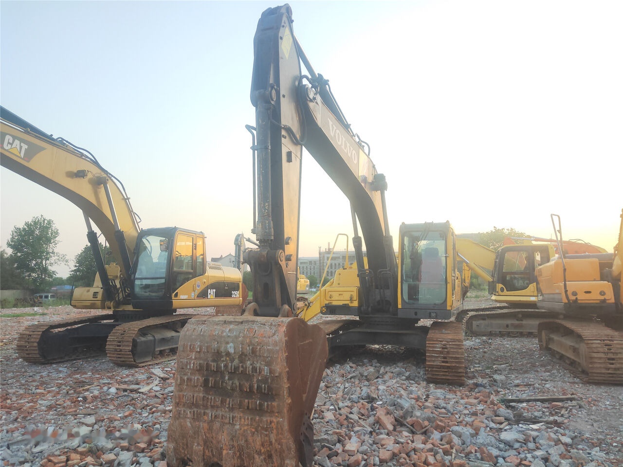 Volvo EC210BLC - Pásové rýpadlo: obrázok 1 Volvo EC210BLC - Pásové rýpadlo: obrázok 1