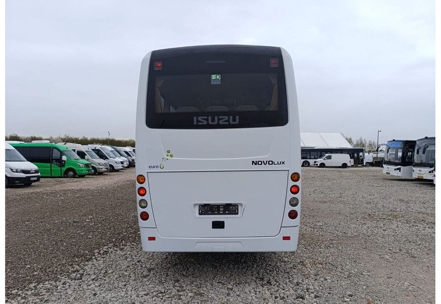 Isuzu Novolux - Prímestský autobus: obrázok 4 Isuzu Novolux - Prímestský autobus: obrázok 4