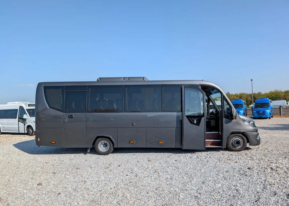 Iveco Daily 70C21 - Minibus, Mikrobus: obrázok 3 Iveco Daily 70C21 - Minibus, Mikrobus: obrázok 3