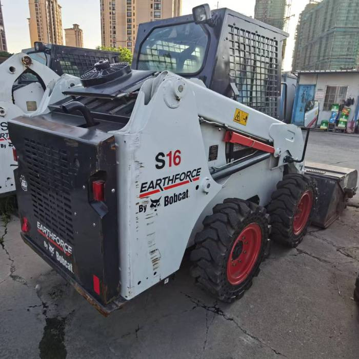Bobcat S16 - Šmykom riadený nakladač: obrázok 2 Bobcat S16 - Šmykom riadený nakladač: obrázok 2