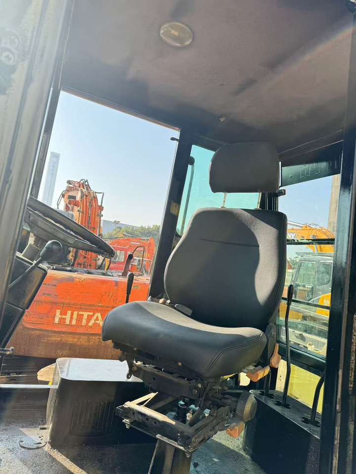 CAT 420F - Rýpadlo-nakladač: obrázok 3 CAT 420F - Rýpadlo-nakladač: obrázok 3