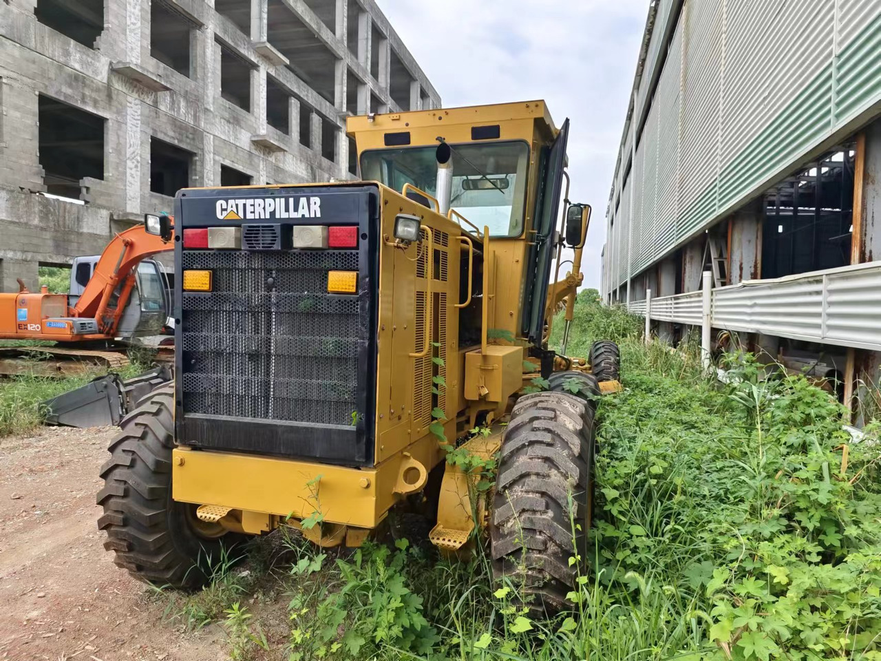 CATERPILLAR 160K - Zrovnávač: obrázok 4 CATERPILLAR 160K - Zrovnávač: obrázok 4