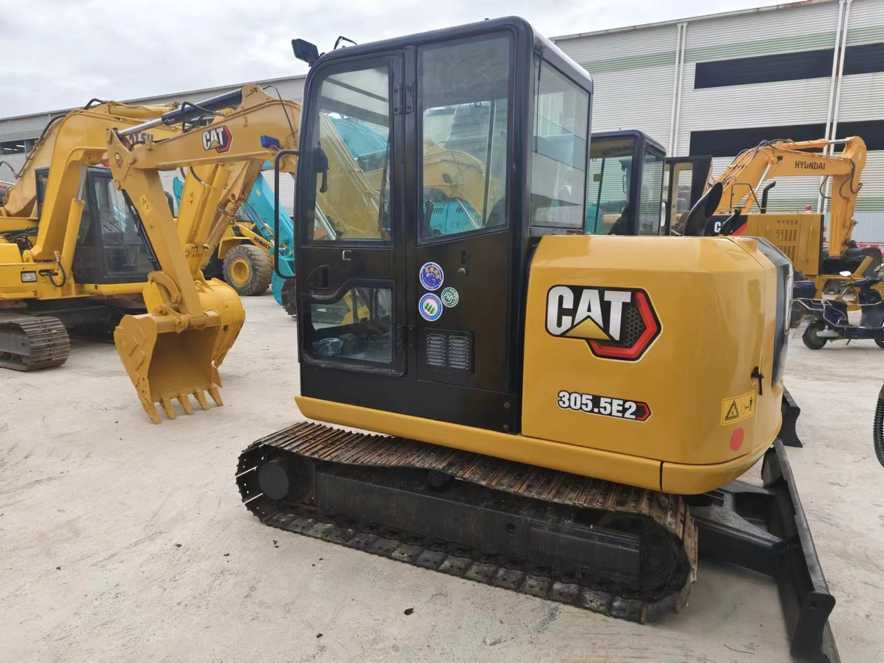 CATERPILLAR 305.5e2 - Pásové rýpadlo: obrázok 1 CATERPILLAR 305.5e2 - Pásové rýpadlo: obrázok 1