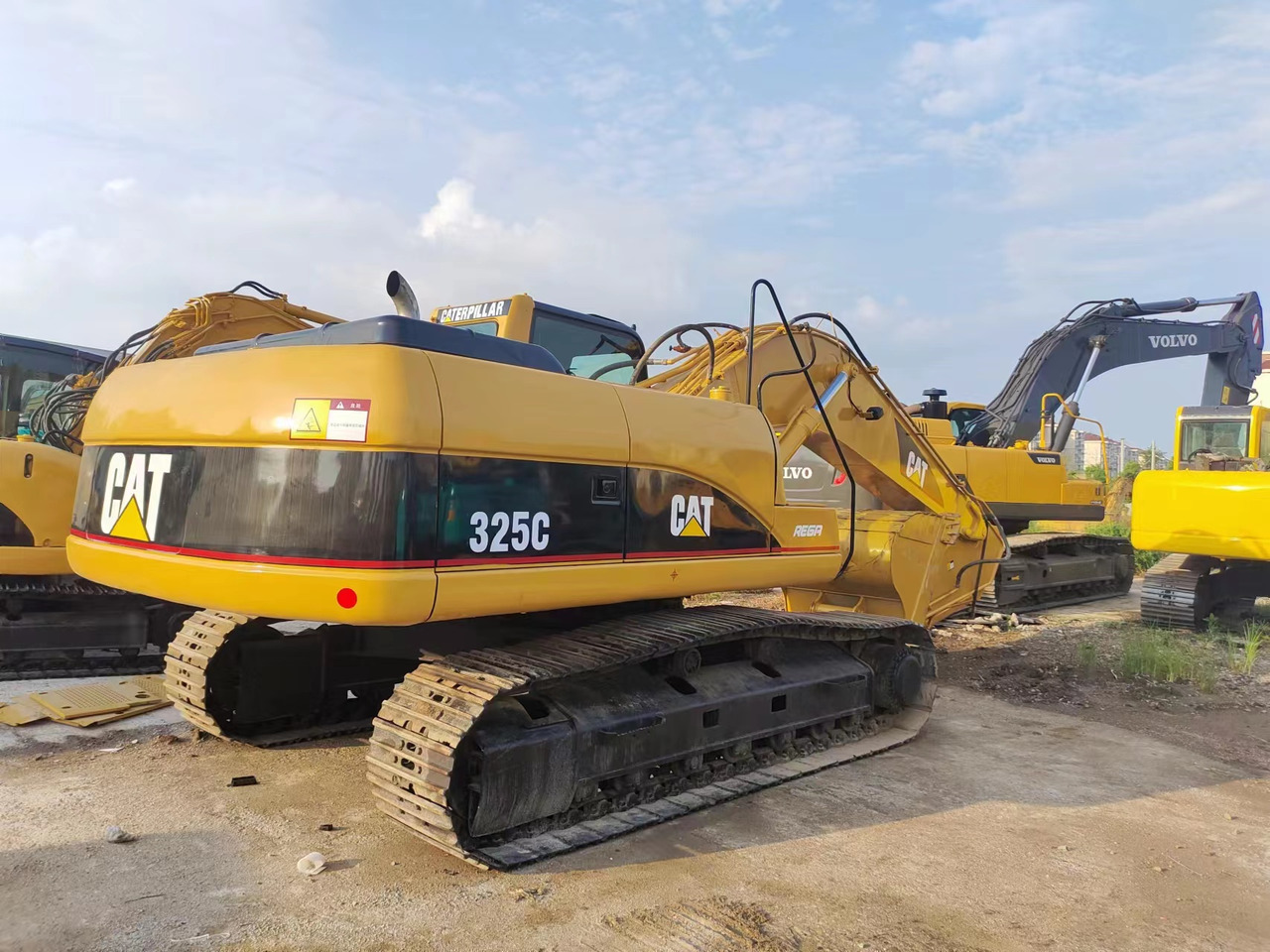 CATERPILLAR 325C - Pásové rýpadlo: obrázok 2 CATERPILLAR 325C - Pásové rýpadlo: obrázok 2