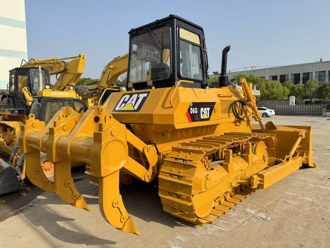 CATERPILLAR D6G2 - Buldozér: obrázok 2 CATERPILLAR D6G2 - Buldozér: obrázok 2