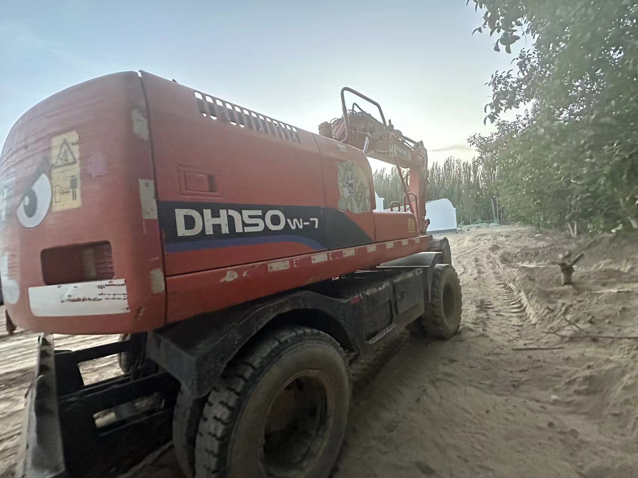 DOOSAN DH150W-7 - Kolesové rýpadlo: obrázok 2 DOOSAN DH150W-7 - Kolesové rýpadlo: obrázok 2