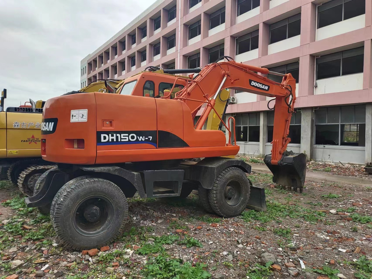 DOOSAN DH150W-7 - Kolesové rýpadlo: obrázok 5 DOOSAN DH150W-7 - Kolesové rýpadlo: obrázok 5