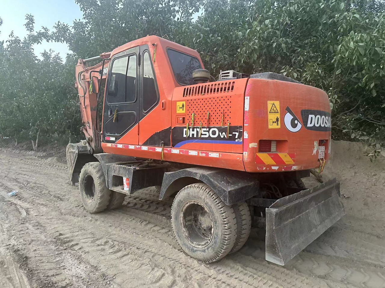 DOOSAN DH150W-7 - Kolesové rýpadlo: obrázok 1 DOOSAN DH150W-7 - Kolesové rýpadlo: obrázok 1