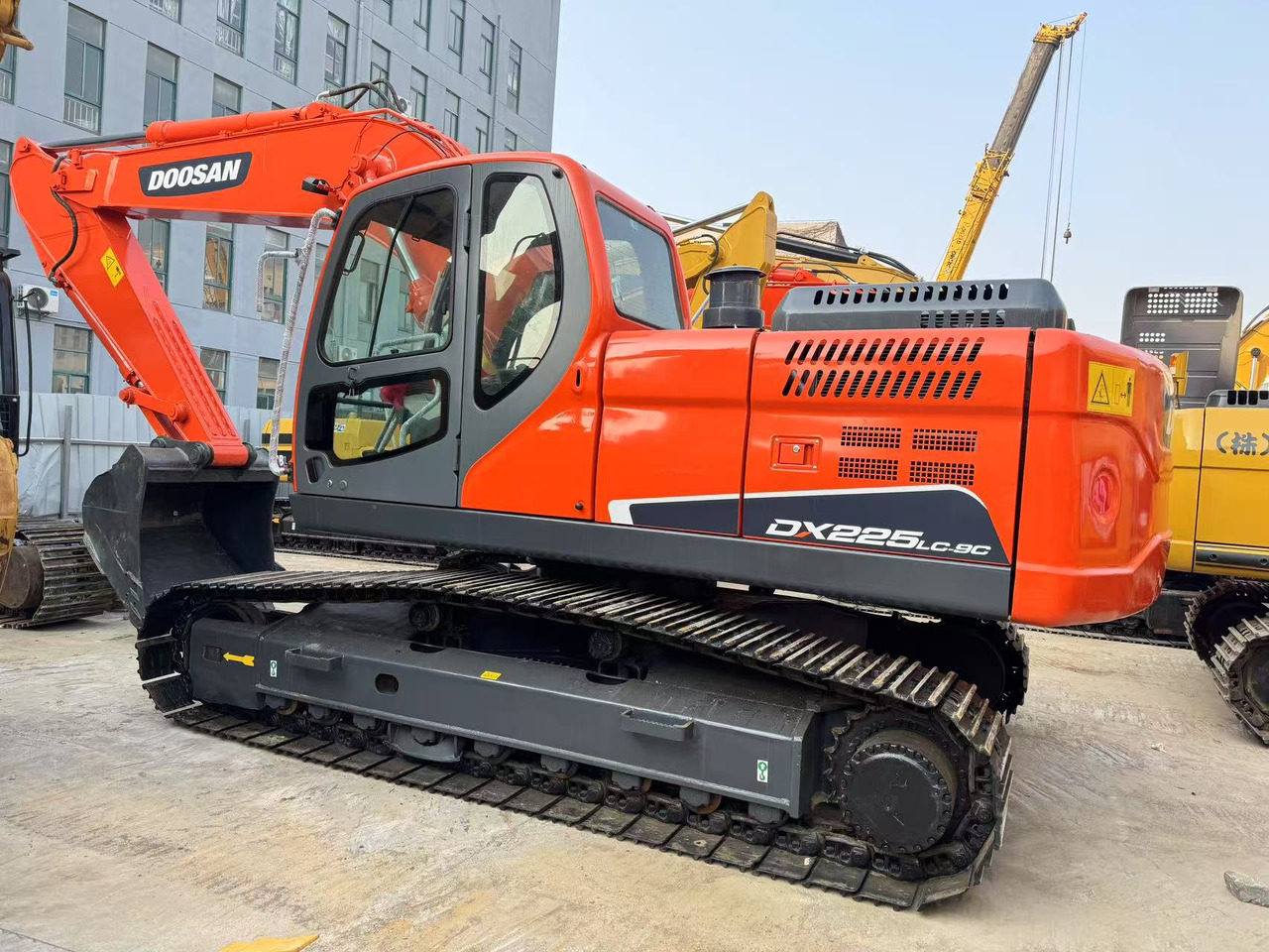 DOOSAN DX225 - Pásové rýpadlo: obrázok 5 DOOSAN DX225 - Pásové rýpadlo: obrázok 5