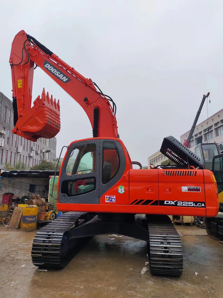 DOOSAN DX225LCA - Pásové rýpadlo: obrázok 1 DOOSAN DX225LCA - Pásové rýpadlo: obrázok 1