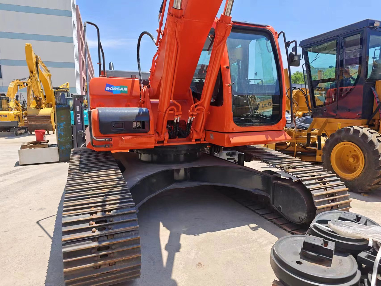 DOOSAN DX300LC-9C - Pásové rýpadlo: obrázok 2 DOOSAN DX300LC-9C - Pásové rýpadlo: obrázok 2