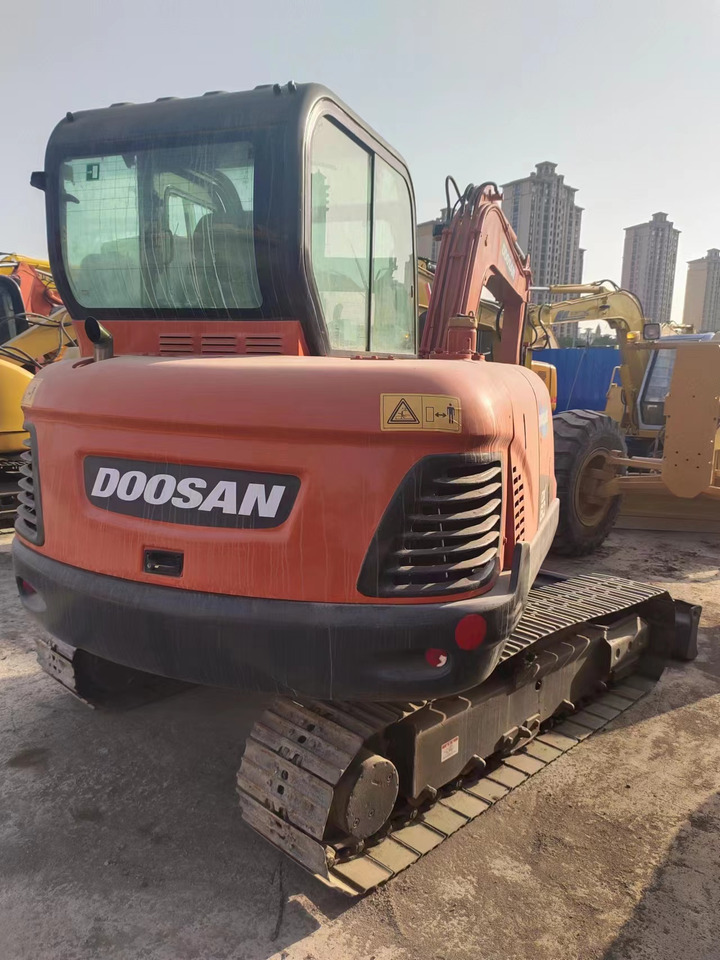 DOOSAN DX60 - Mini rýpadlo: obrázok 3 DOOSAN DX60 - Mini rýpadlo: obrázok 3