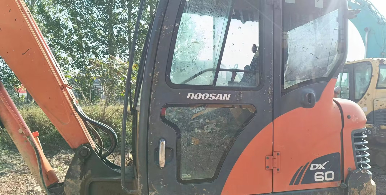 DOOSAN dx60 - Mini rýpadlo: obrázok 5 DOOSAN dx60 - Mini rýpadlo: obrázok 5