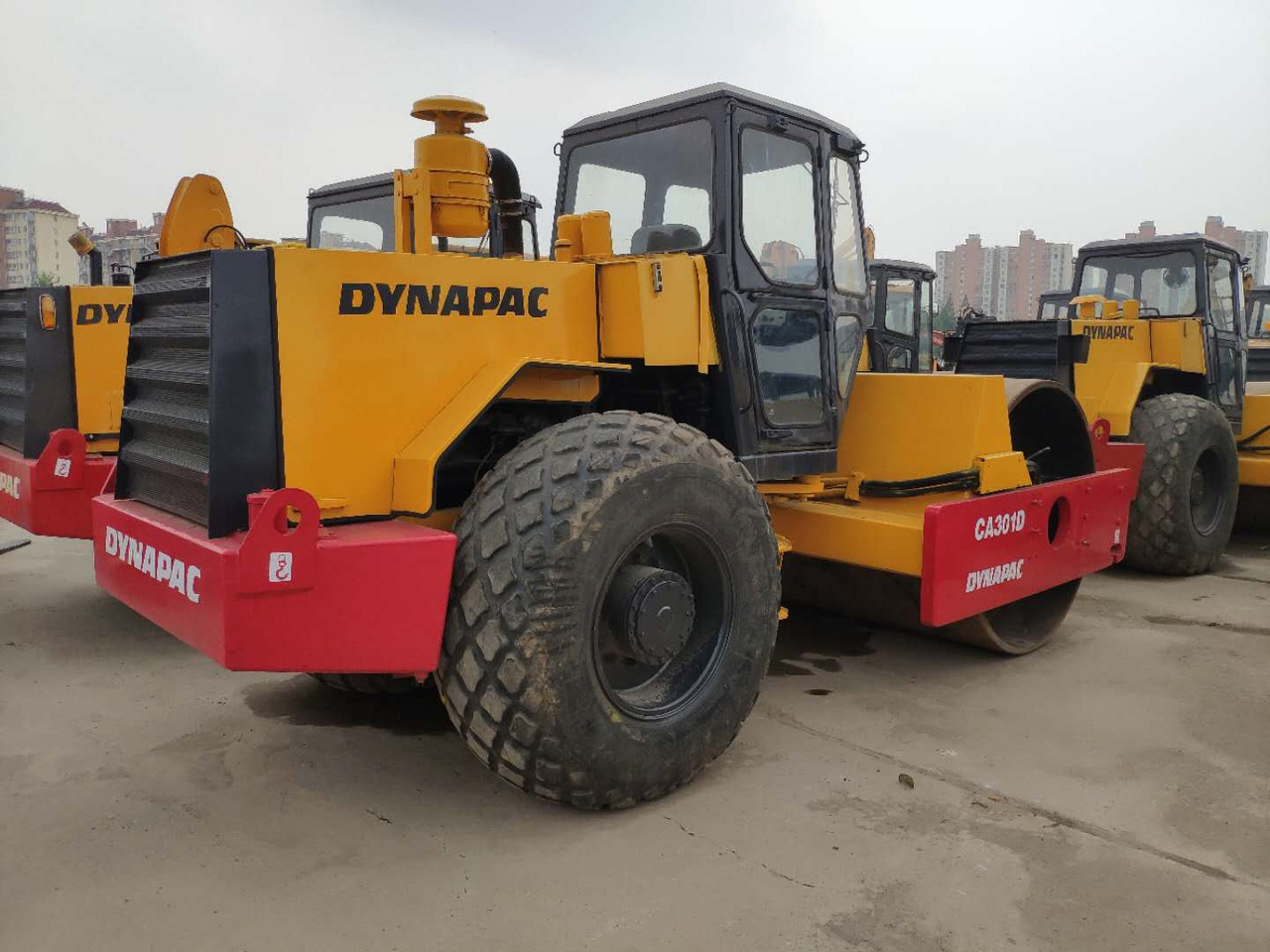 DYNAPAC CA301D - Kompaktor: obrázok 1 DYNAPAC CA301D - Kompaktor: obrázok 1