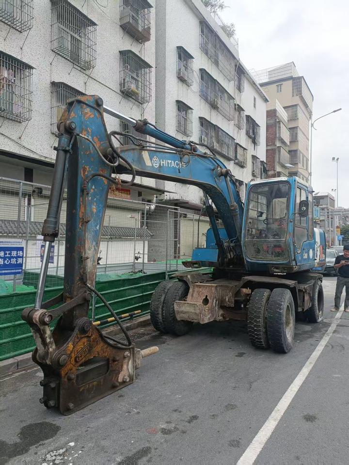 HITACHI EX100WD-2 - Kolesové rýpadlo: obrázok 1 HITACHI EX100WD-2 - Kolesové rýpadlo: obrázok 1