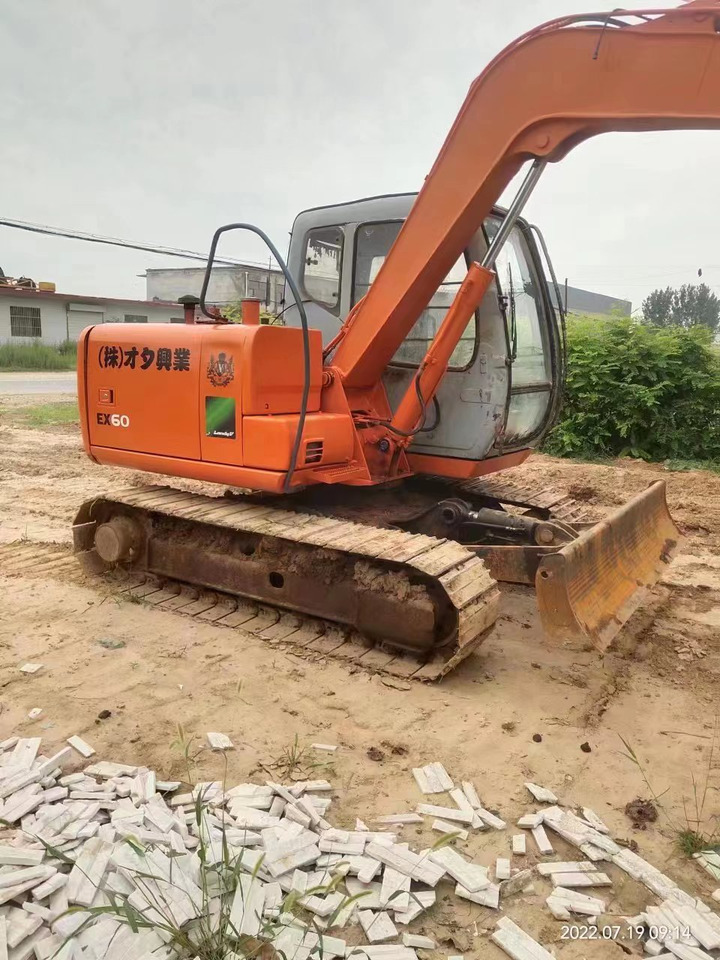 HITACHI EX60-5 - Mini rýpadlo: obrázok 2 HITACHI EX60-5 - Mini rýpadlo: obrázok 2