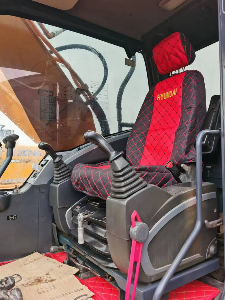 HYUNDAI 305LC-9T - Pásové rýpadlo: obrázok 4 HYUNDAI 305LC-9T - Pásové rýpadlo: obrázok 4