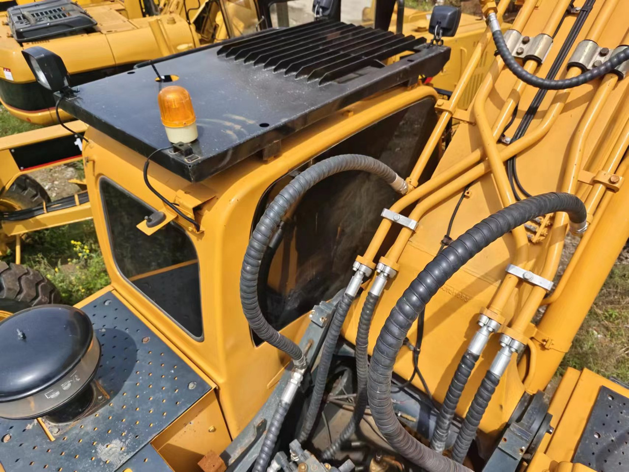 HYUNDAI R385LC-9T - Pásové rýpadlo: obrázok 3 HYUNDAI R385LC-9T - Pásové rýpadlo: obrázok 3