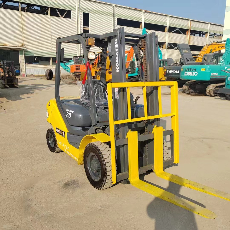 KOMATSU FD30 - Dieselový vysokozdvižný vozík: obrázok 2 KOMATSU FD30 - Dieselový vysokozdvižný vozík: obrázok 2