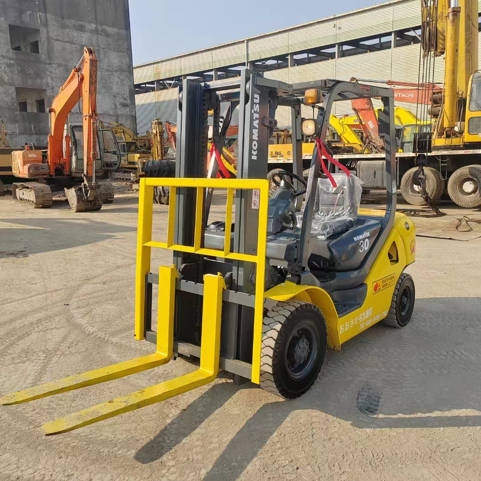 KOMATSU FD30 - Dieselový vysokozdvižný vozík: obrázok 1 KOMATSU FD30 - Dieselový vysokozdvižný vozík: obrázok 1
