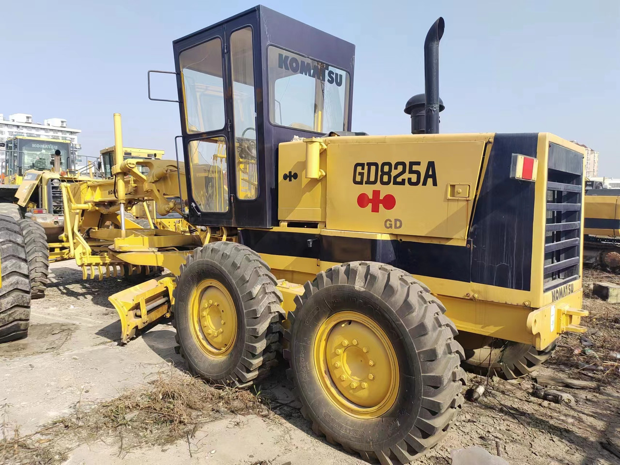 KOMATSU GD825A - Zrovnávač: obrázok 2 KOMATSU GD825A - Zrovnávač: obrázok 2