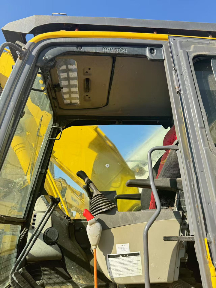 KOMATSU PC200-8 - Pásové rýpadlo: obrázok 5 KOMATSU PC200-8 - Pásové rýpadlo: obrázok 5