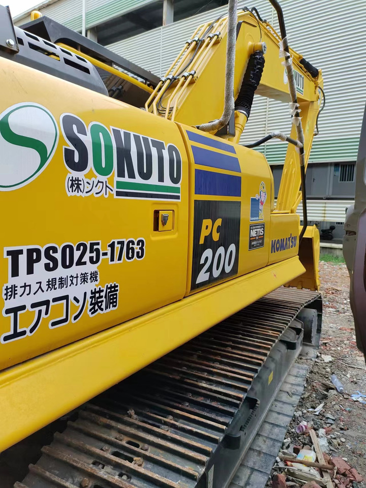 KOMATSU PC200-8 - Pásové rýpadlo: obrázok 2 KOMATSU PC200-8 - Pásové rýpadlo: obrázok 2