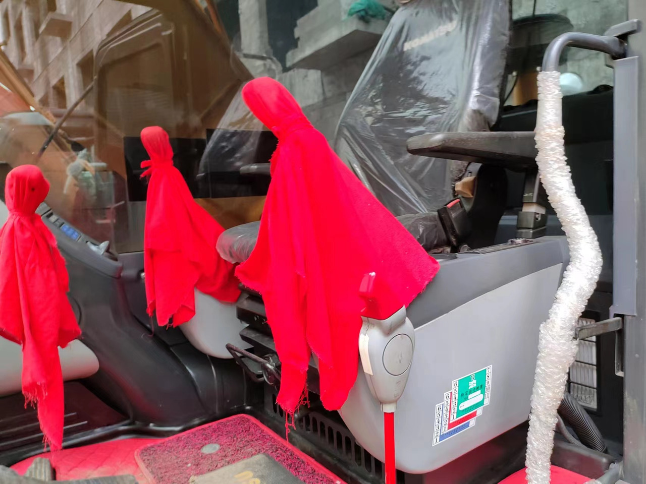 KOMATSU PC200-8 - Pásové rýpadlo: obrázok 4 KOMATSU PC200-8 - Pásové rýpadlo: obrázok 4