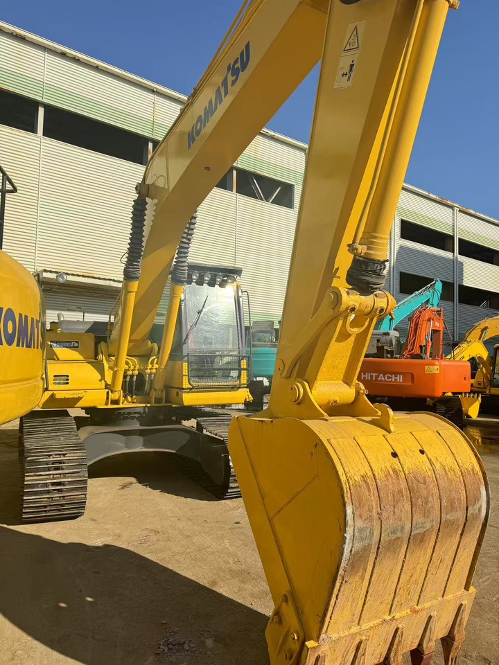 KOMATSU PC200-8 - Pásové rýpadlo: obrázok 3 KOMATSU PC200-8 - Pásové rýpadlo: obrázok 3