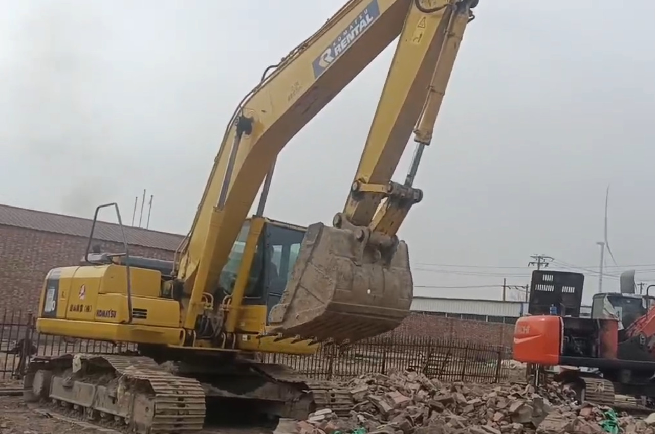 KOMATSU PC200-8N1 - Pásové rýpadlo: obrázok 1 KOMATSU PC200-8N1 - Pásové rýpadlo: obrázok 1
