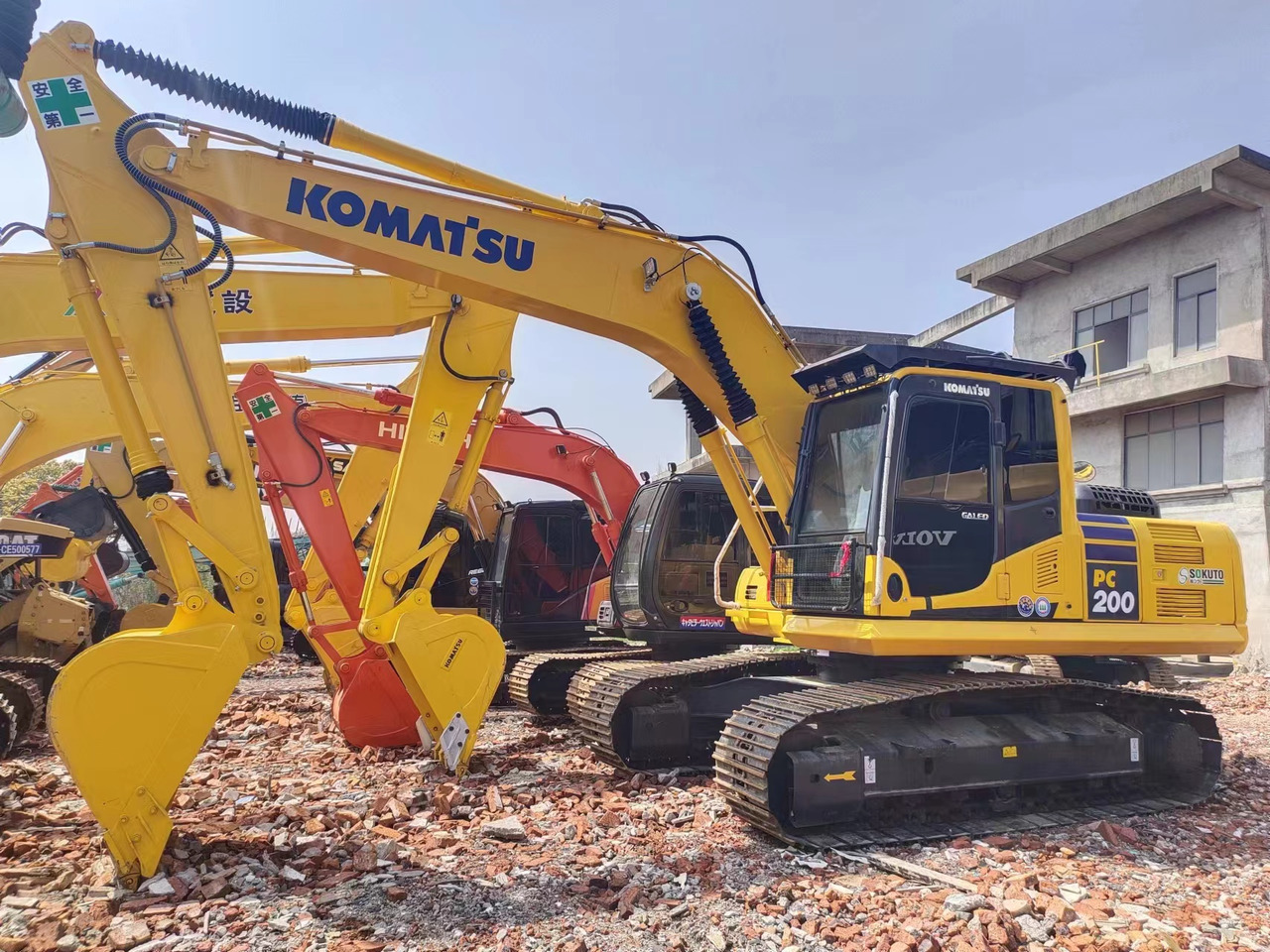 KOMATSU PC200-8N1 - Pásové rýpadlo: obrázok 2 KOMATSU PC200-8N1 - Pásové rýpadlo: obrázok 2