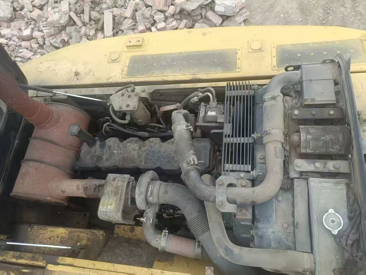 KOMATSU PC200-8N1 - Pásové rýpadlo: obrázok 5 KOMATSU PC200-8N1 - Pásové rýpadlo: obrázok 5