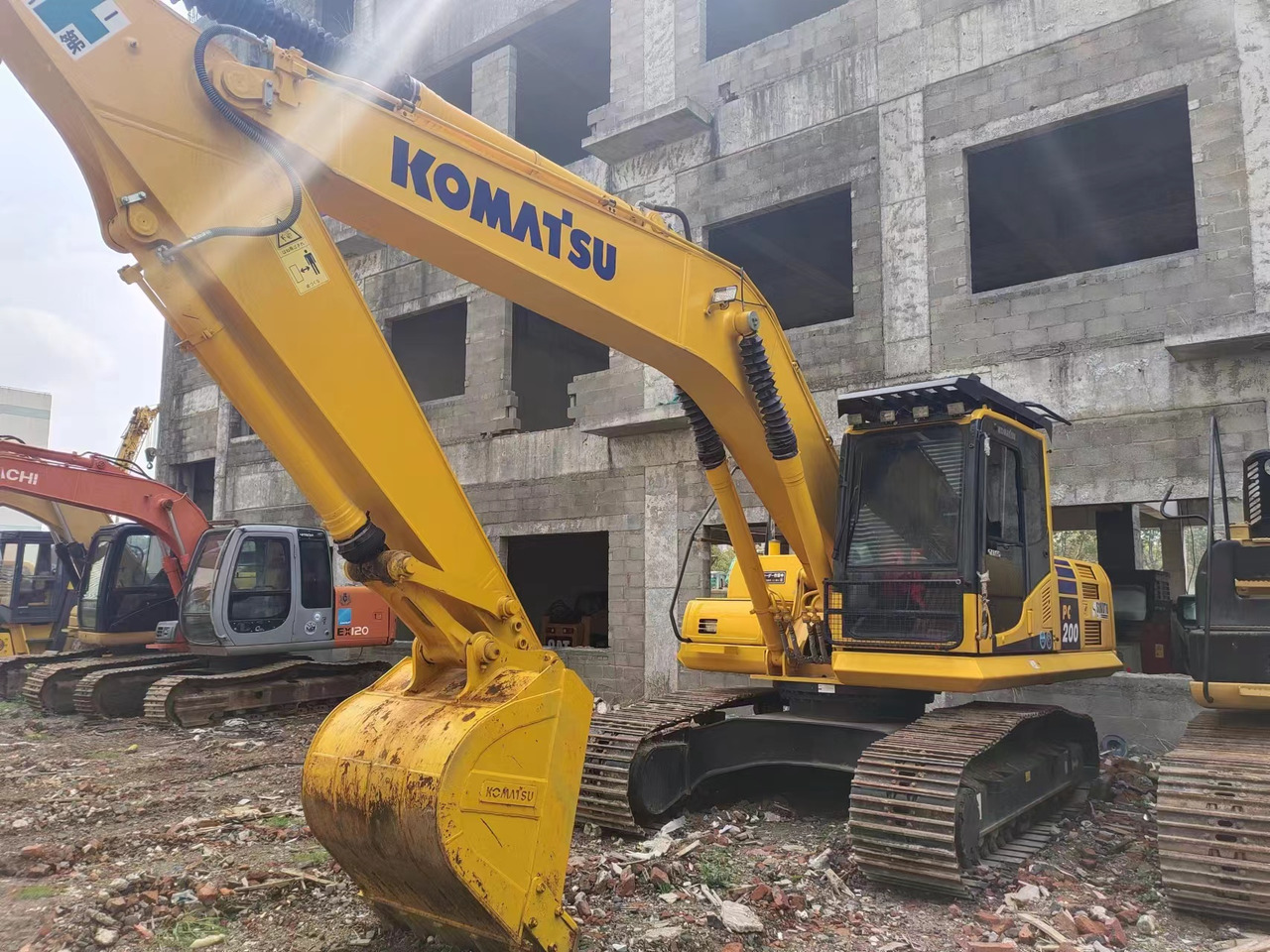 KOMATSU PC200-8N1 - Pásové rýpadlo: obrázok 5 KOMATSU PC200-8N1 - Pásové rýpadlo: obrázok 5