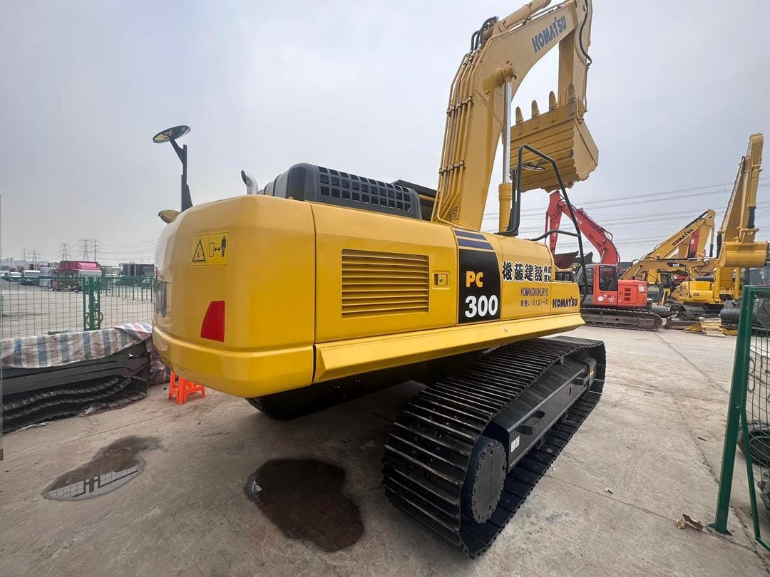 KOMATSU PC300-8 - Pásové rýpadlo: obrázok 3 KOMATSU PC300-8 - Pásové rýpadlo: obrázok 3