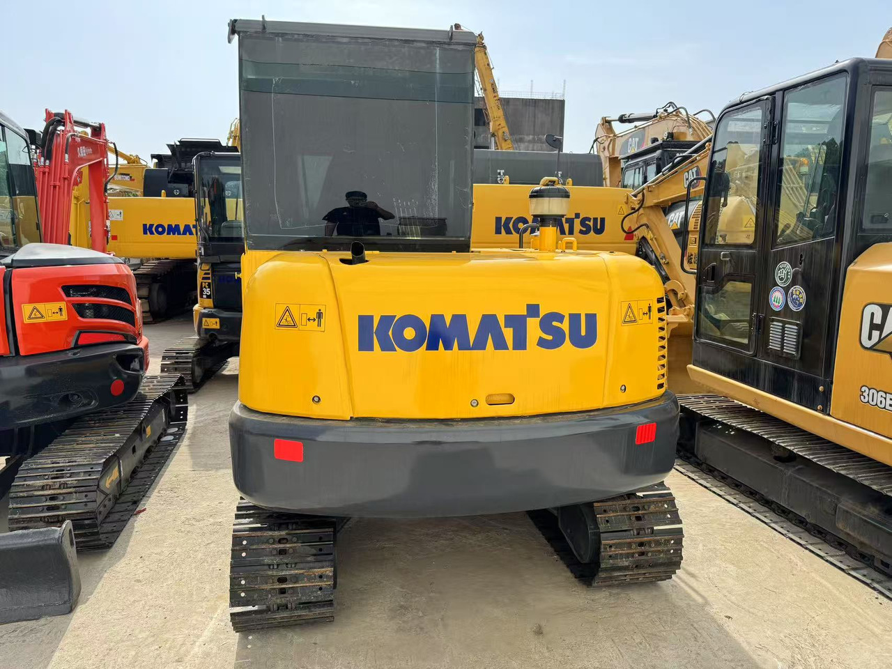 KOMATSU PC56-7 - Mini rýpadlo: obrázok 5 KOMATSU PC56-7 - Mini rýpadlo: obrázok 5