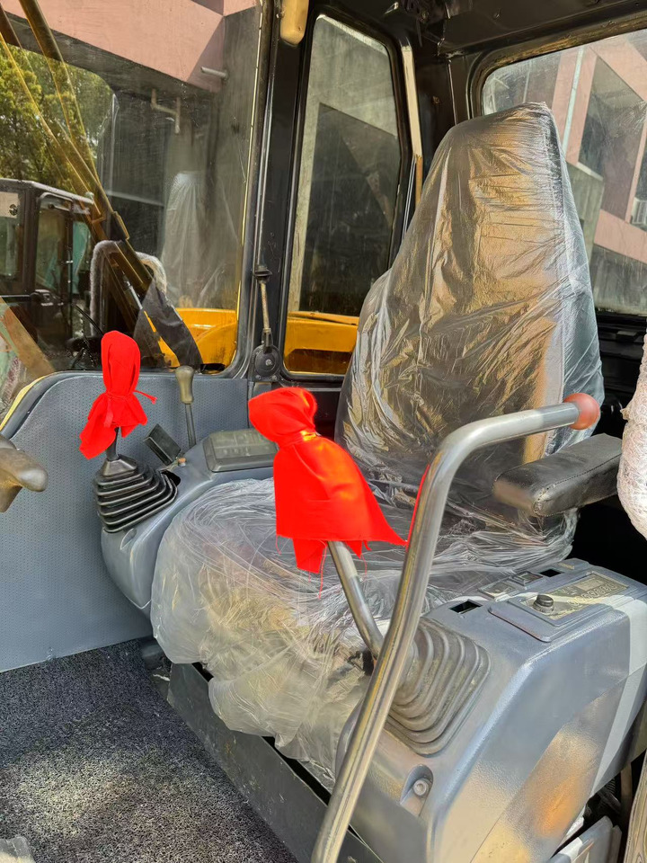 KOMATSU PC60-7 - Mini rýpadlo: obrázok 4 KOMATSU PC60-7 - Mini rýpadlo: obrázok 4