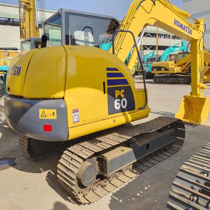 KOMATSU PC60-8 - Mini rýpadlo: obrázok 4 KOMATSU PC60-8 - Mini rýpadlo: obrázok 4