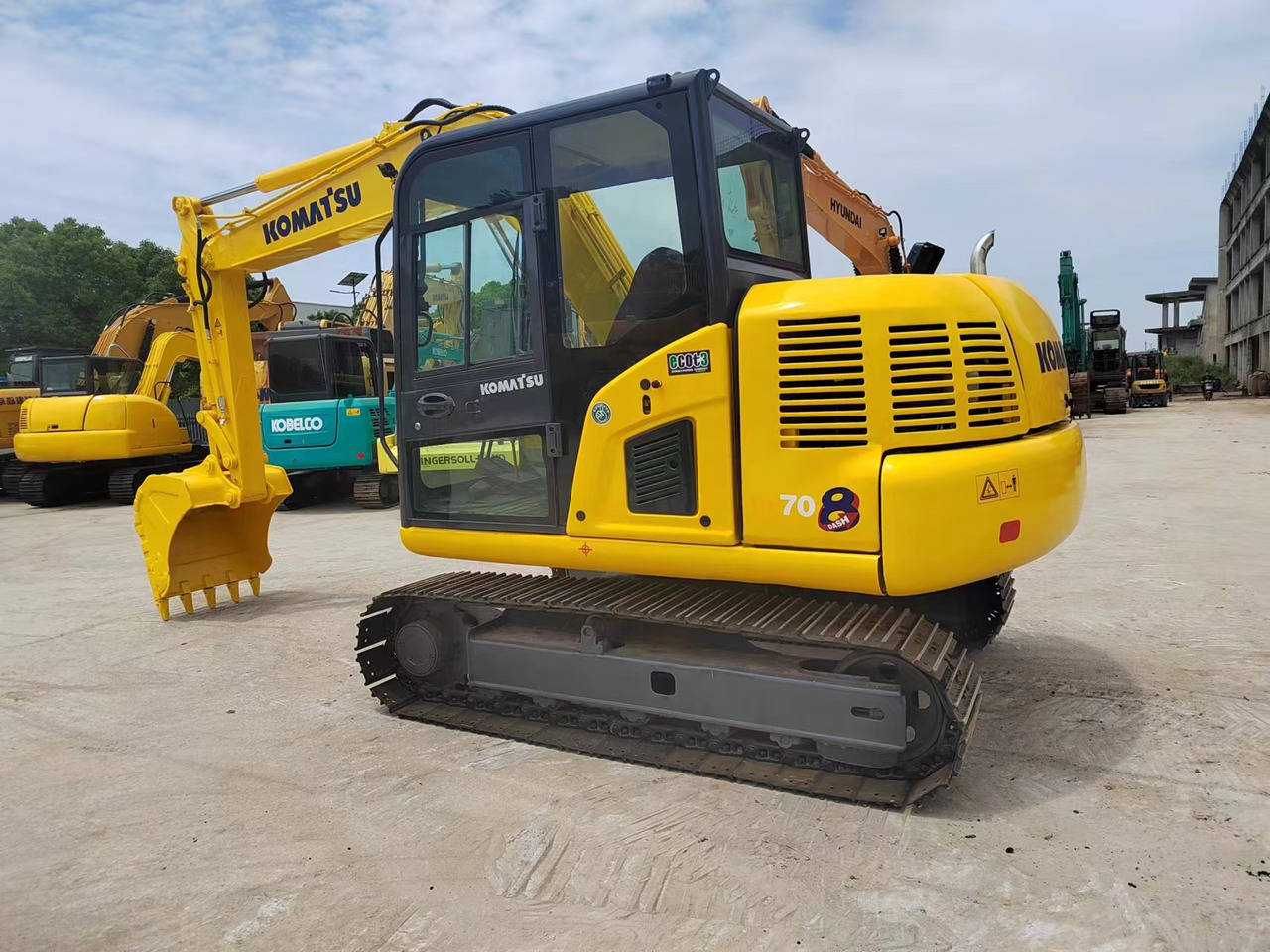 KOMATSU PC70-8 - Pásové rýpadlo: obrázok 1 KOMATSU PC70-8 - Pásové rýpadlo: obrázok 1