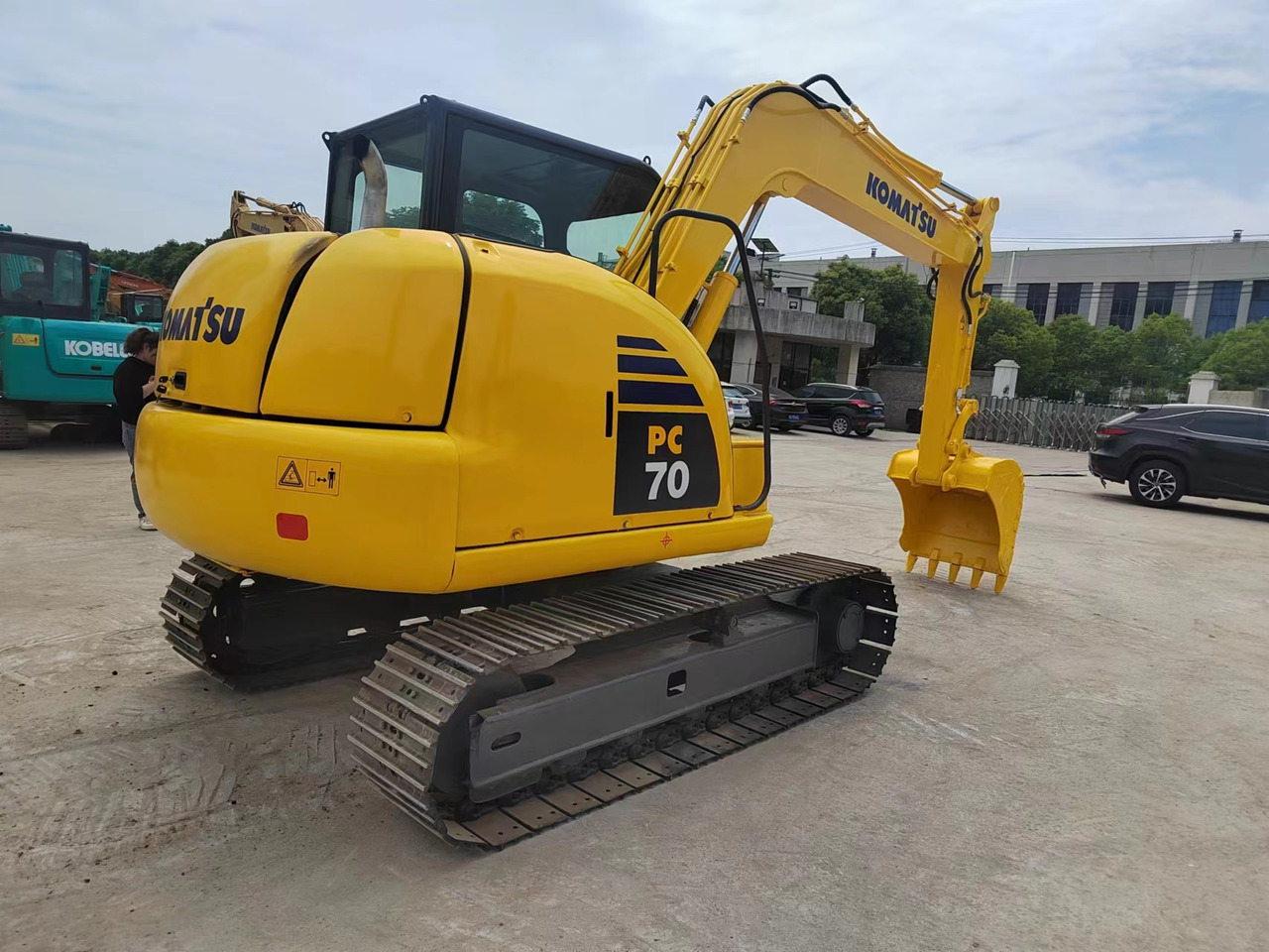 KOMATSU PC70-8 - Pásové rýpadlo: obrázok 4 KOMATSU PC70-8 - Pásové rýpadlo: obrázok 4