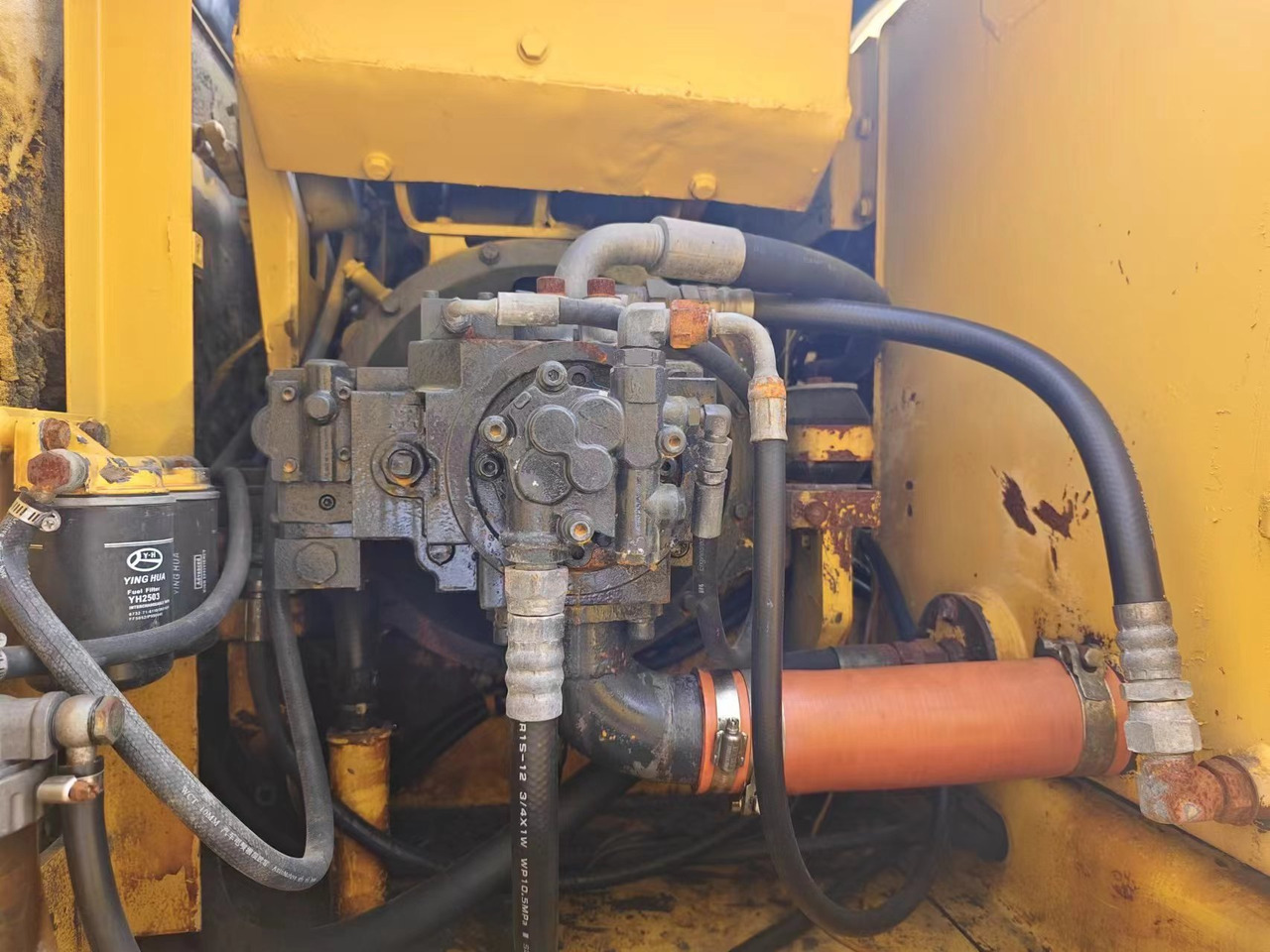 KOMATSU PW130 - Kolesové rýpadlo: obrázok 5 KOMATSU PW130 - Kolesové rýpadlo: obrázok 5