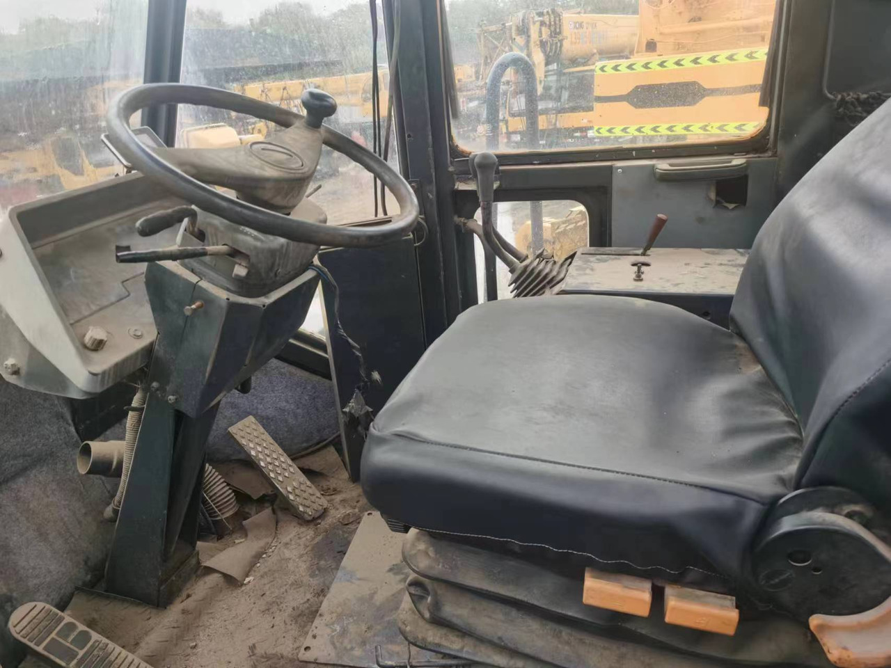 KOMATSU WA470 - Kolesový nakladač: obrázok 4 KOMATSU WA470 - Kolesový nakladač: obrázok 4